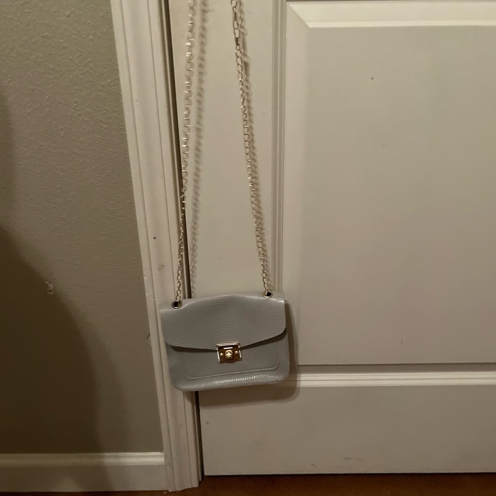 Lizard Embossed Flap Chain Crossbody Bag - Picture 4 of 4